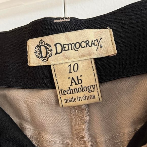 Democracy Leopard Jeans - Picture 5 of 5